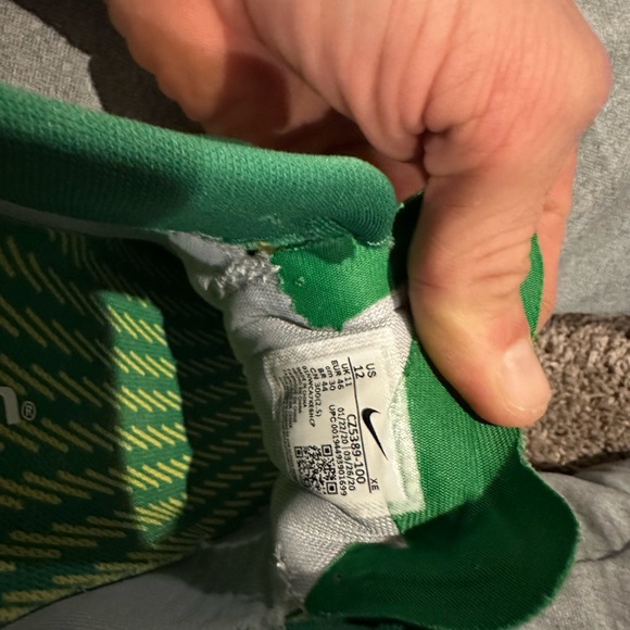 Nike Pegasus 37 Oregon Ducks running shoe. Size 12 men’s - Picture 3 of 6